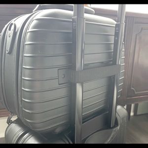 Rimowa vanity case - matte black